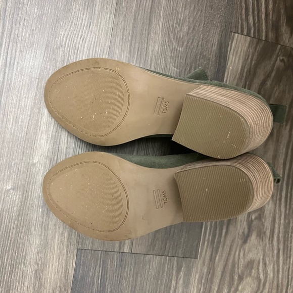 Tom’s Booties - Picture 4 of 4